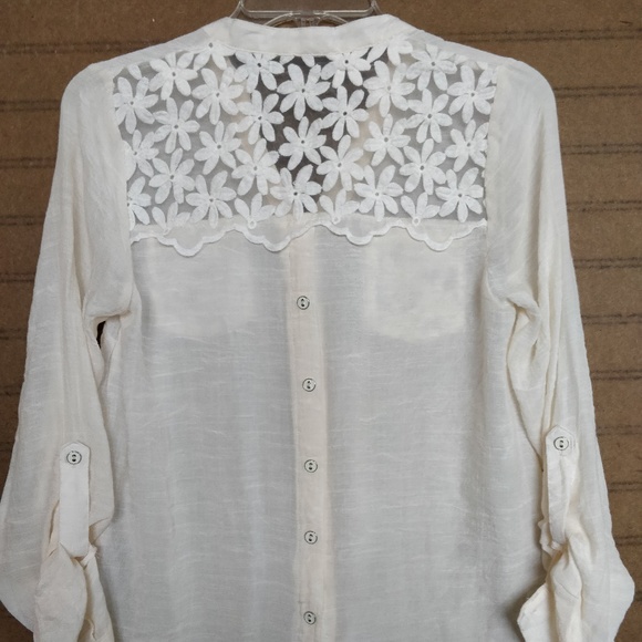 MINE semi-sheer ivory blouse with pop floral lace - Picture 2 of 7